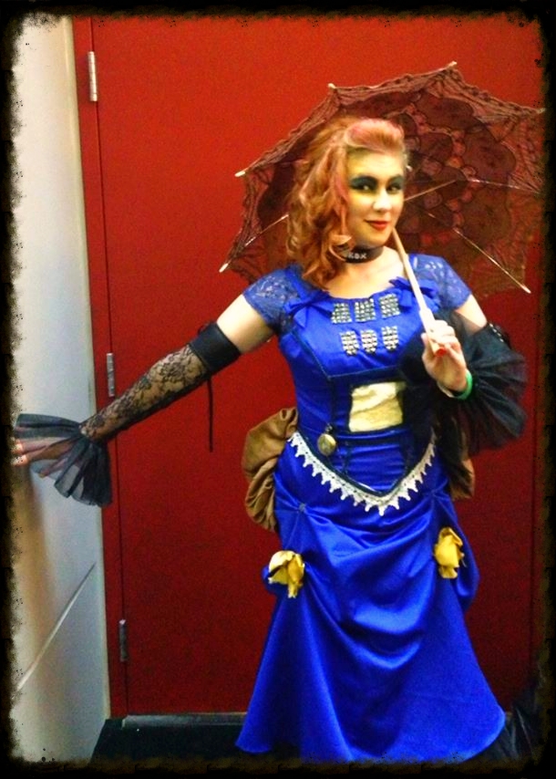 Steampunk T.A.R.D.I.S. Cosplay