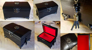 Tarot box black red pentacle tourmaline