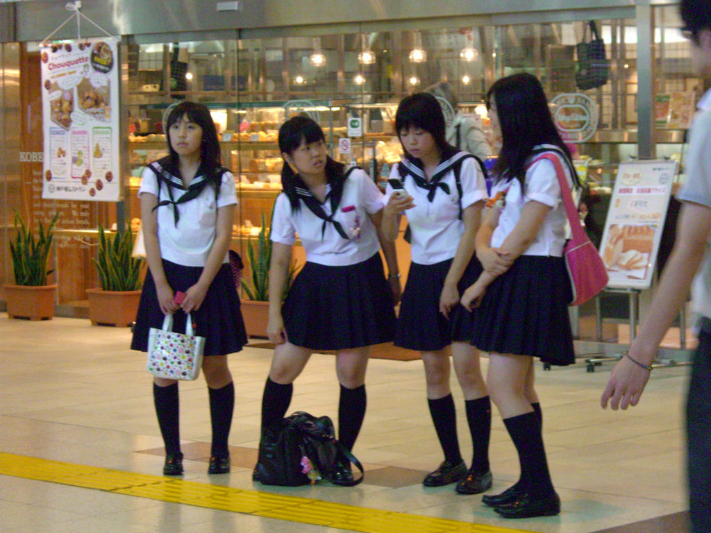 Japanese Students By Fantasmiki On DeviantArt japanese-students-by-fantasmiki-on-deviantart