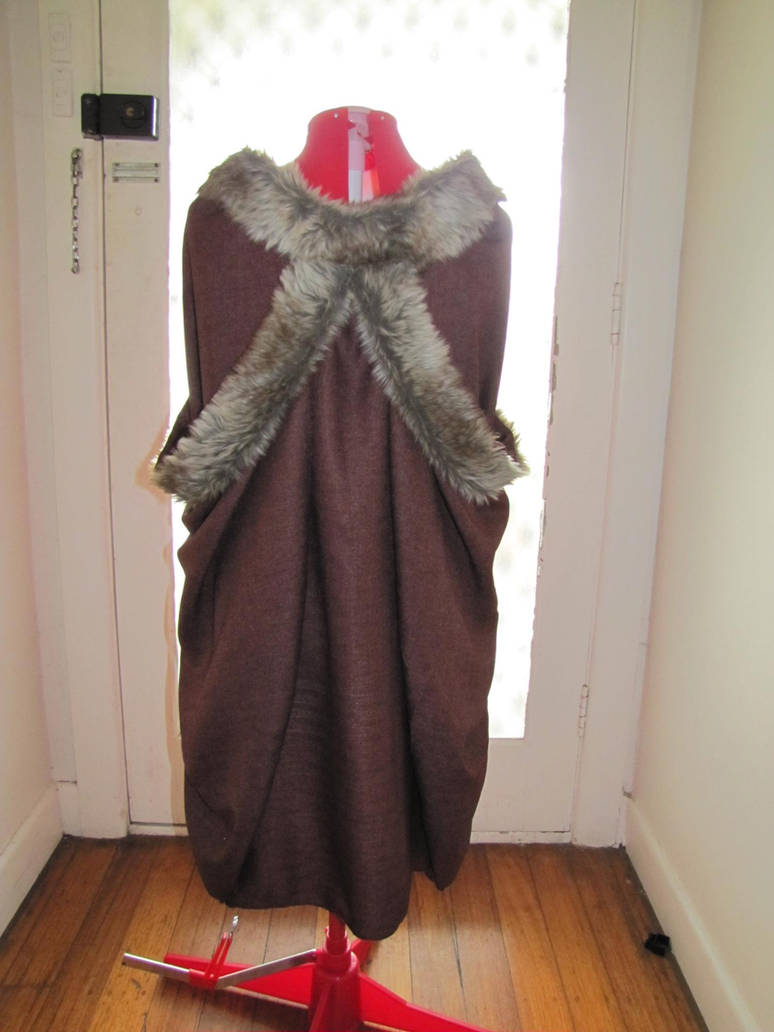 Fur lined Cloak 01 by Robinaa on DeviantArt Fur lined Cloak 01 by Robinaa on DeviantArt
