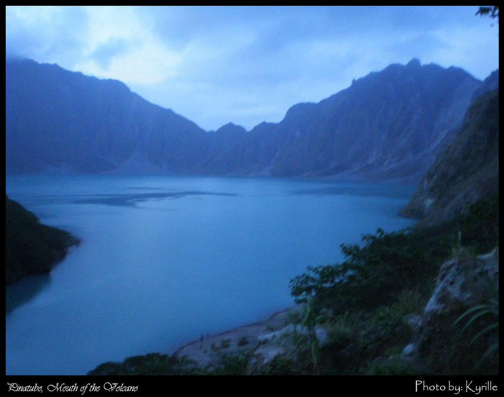 Pinatubo, Mouth of the Volcano