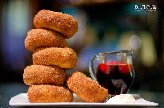 Bomboloni (Italian Doughnuts)