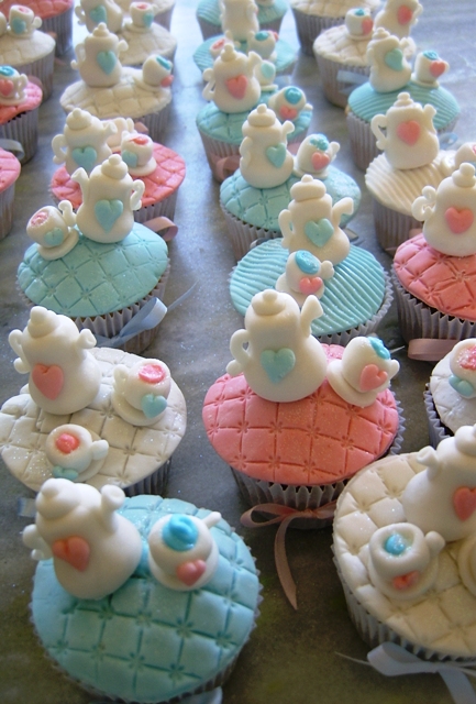 cupcakes blue, pink and white1