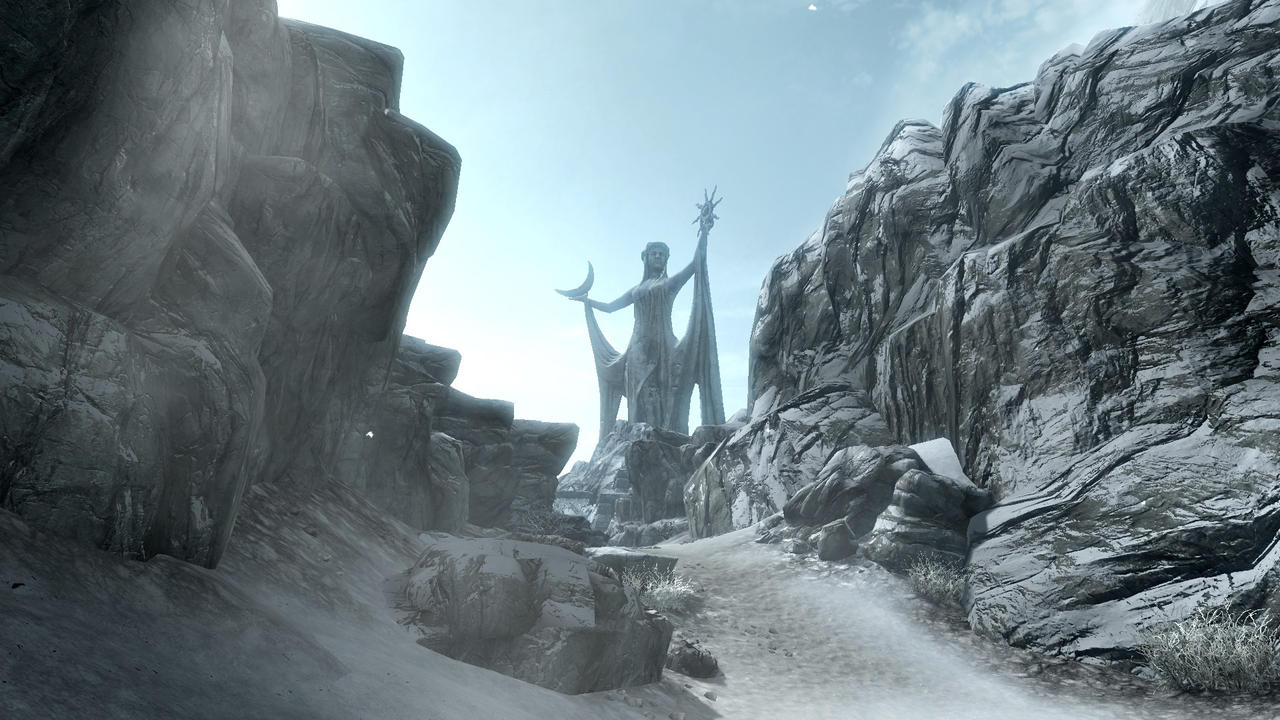 Azura Luna anak kecil bermain piano di panggung