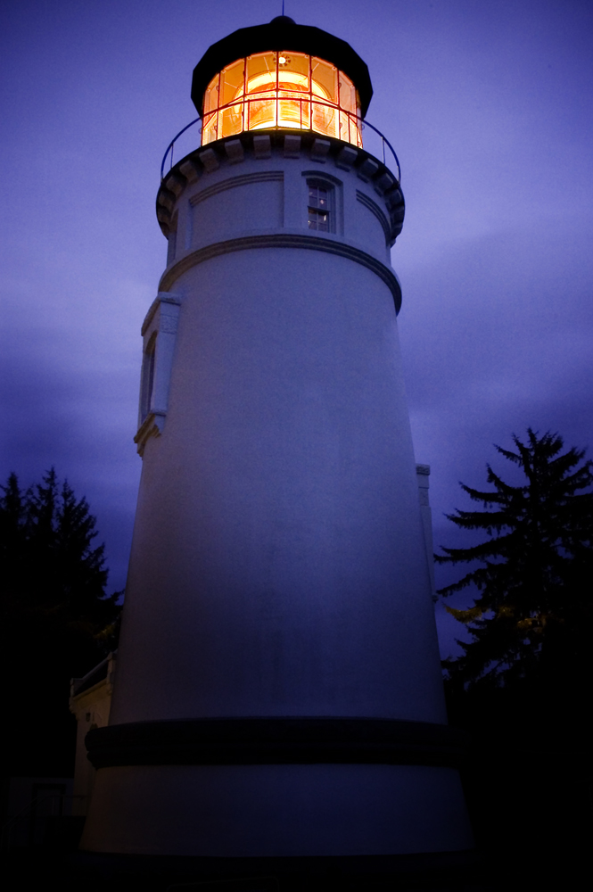 .winchester bay lighthouse 02.