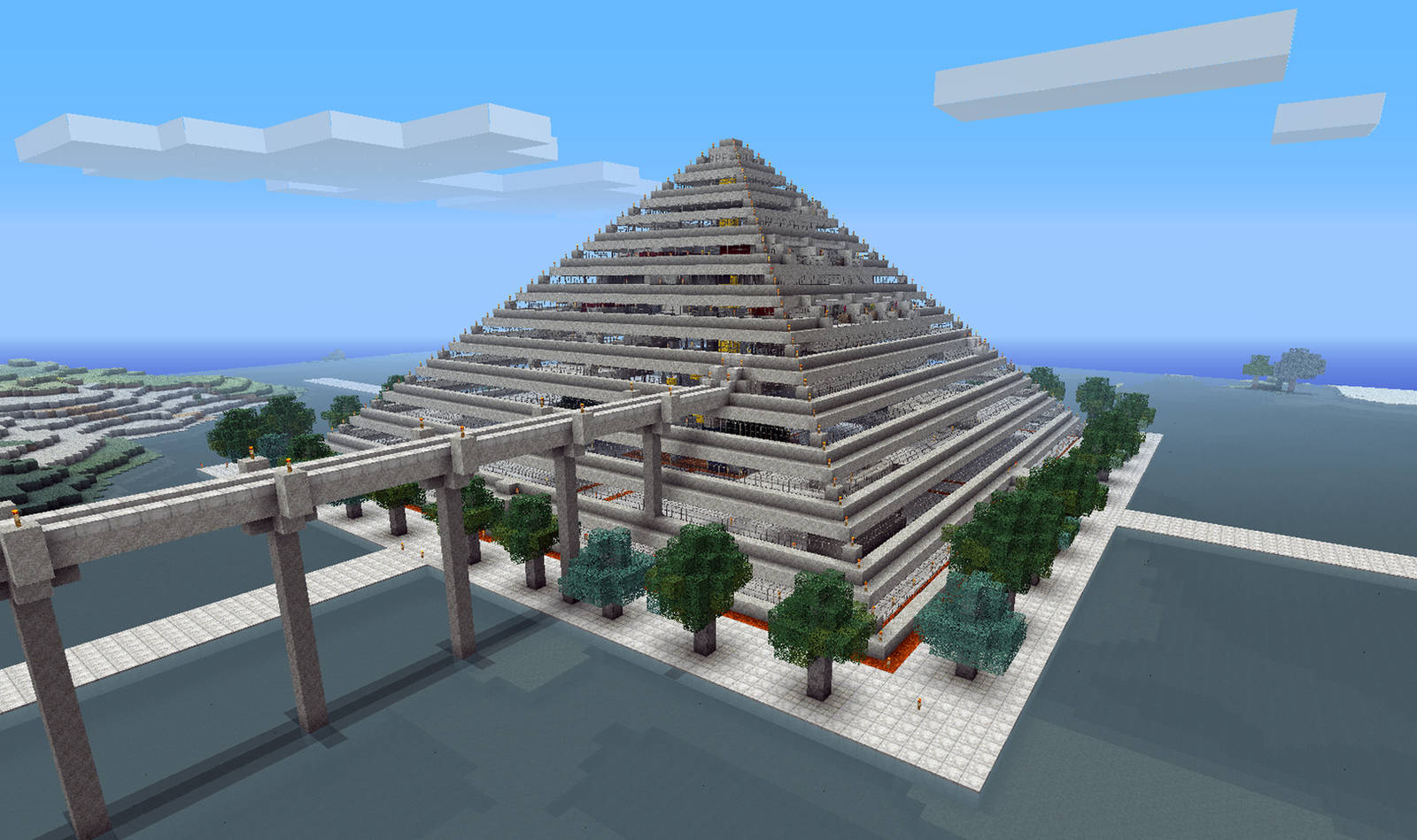 Minecraft Pyramid Mall n hotel by poste744