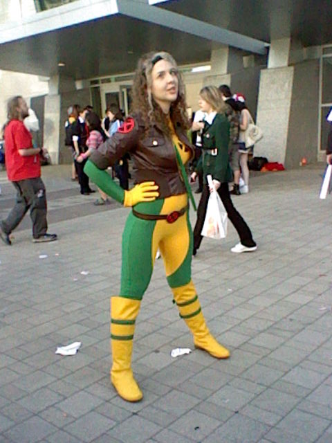 X-Men Rogue Cosplay by ChibiKirbylover on DeviantArt