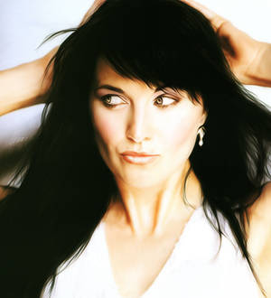 Lucy Lawless - Beautiful Face