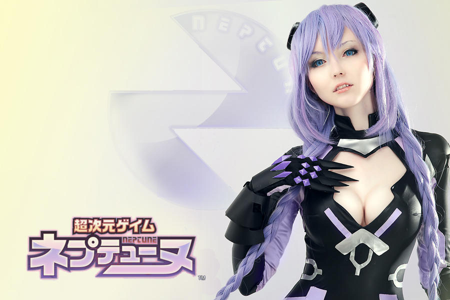 Cosplay heart. Hyperdimension Neptunia косплей. Альтернативная игра богов косплей. Косплеерша с фиолетовыми волосами.