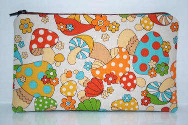 Mushroom Zipper Pouch