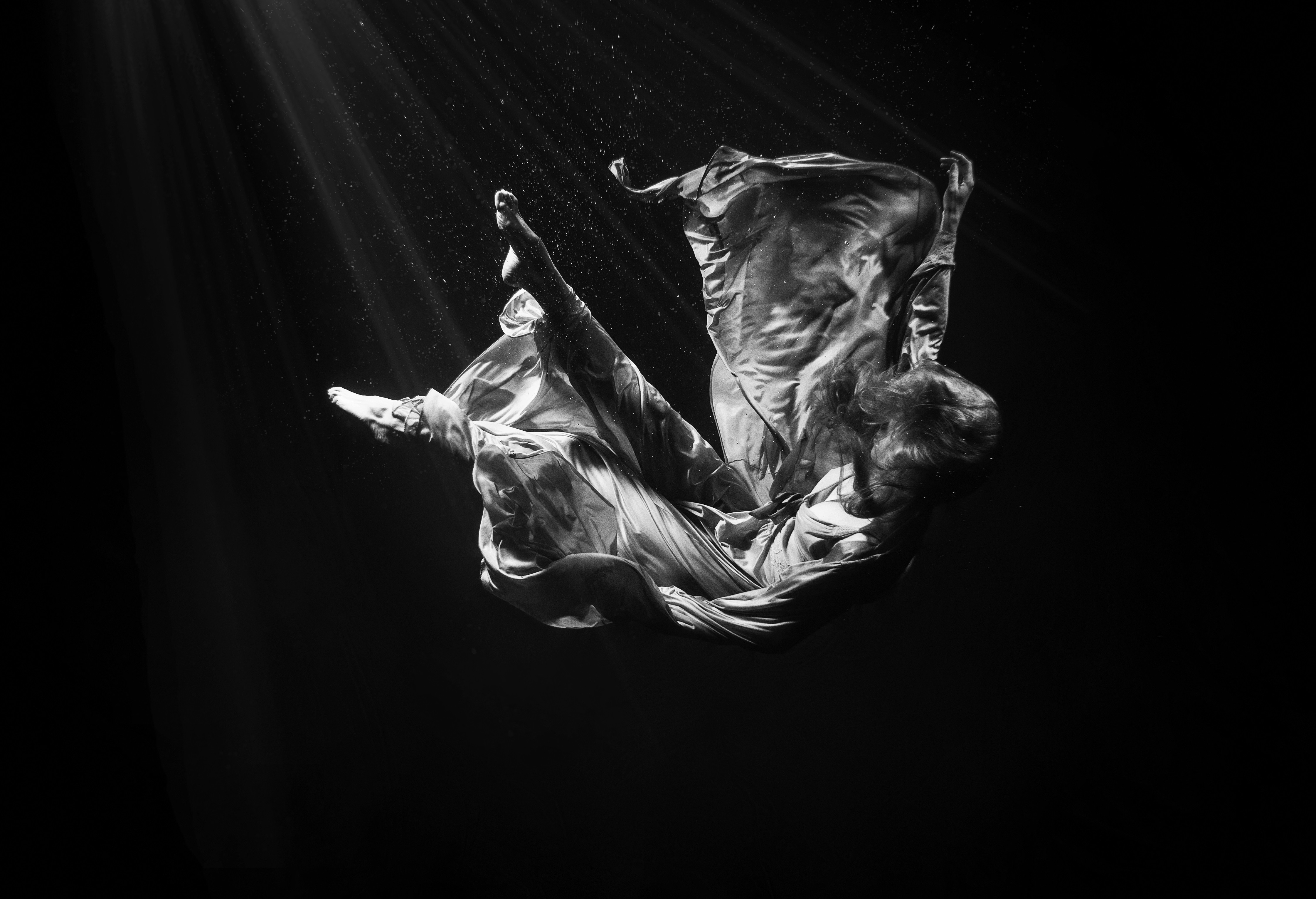 Falling Underwater BW