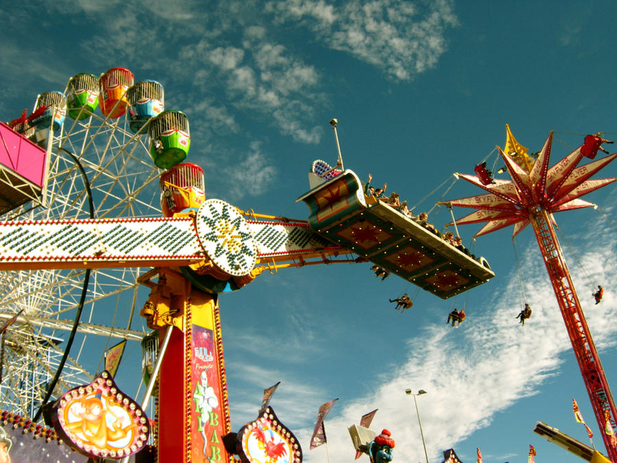 EKKA Rides 2010 by CharliePie on DeviantArt