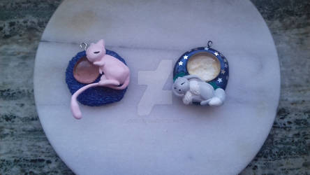 Mew o Eevee pendants