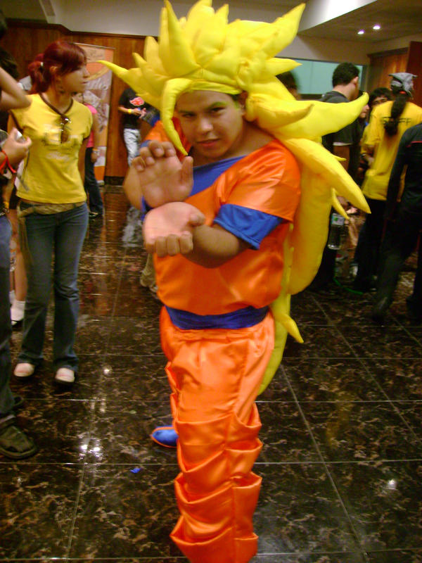 Goku Cosplay By KYuu Style On DeviantArt goku-cosplay-by-kyuu-style-on-deviantart