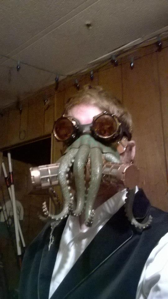 Cthulhu gas mask