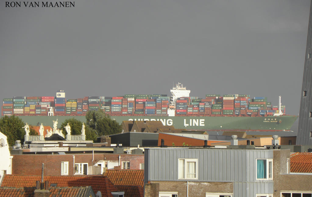 Chinese container ship CSCL Mars 2011-