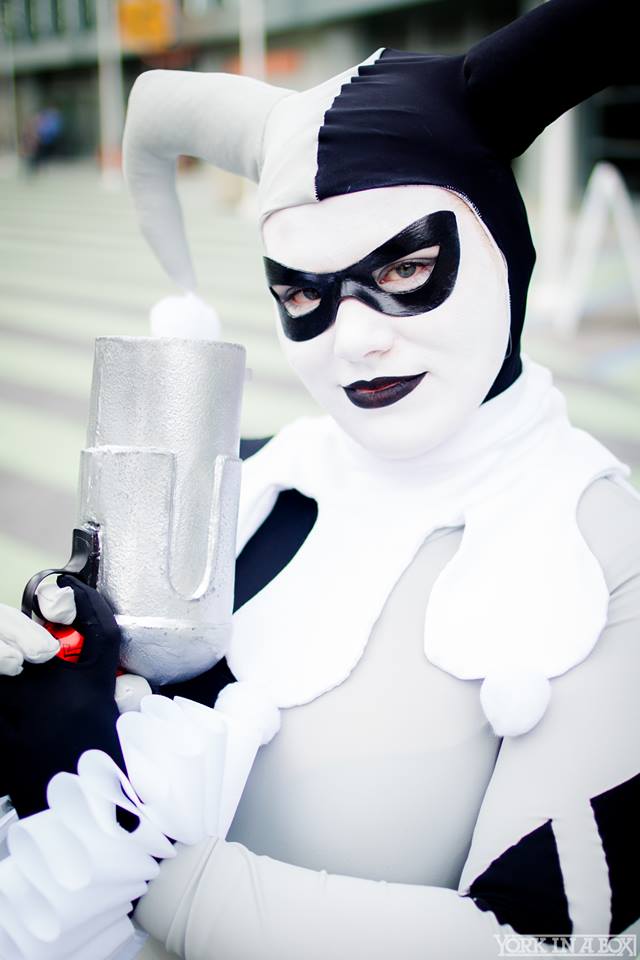 Black and White Harley Quinn 2