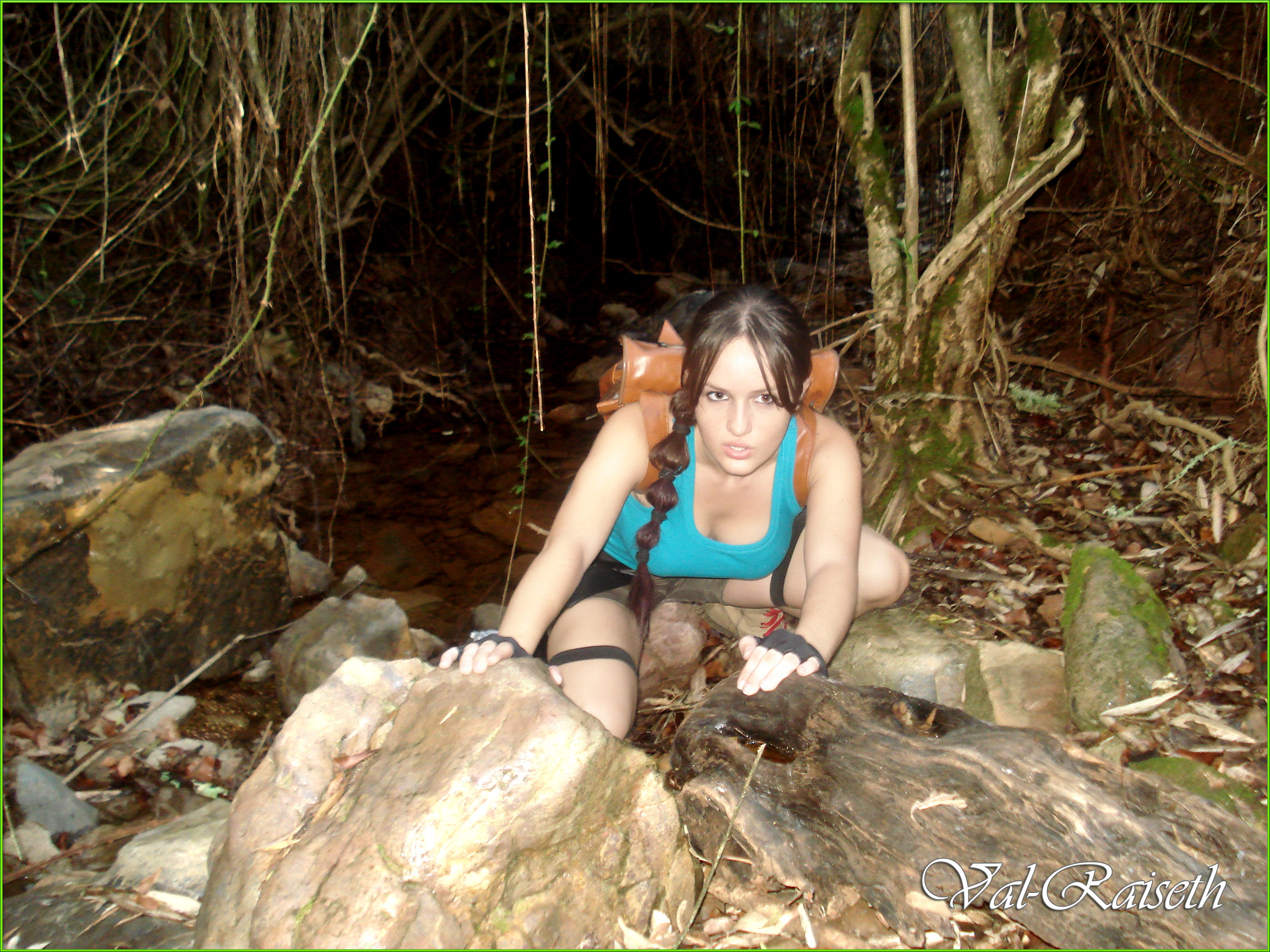 Cosplay Lara Croft rocks