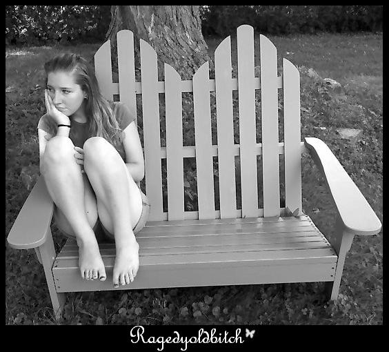 Ragedoldbitch on a bench