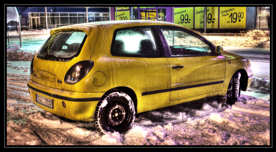 HDR DIRTY FIAT BRAVO AT SNOW