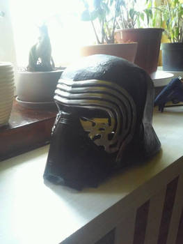 Kylo Ren Pepakura helmet