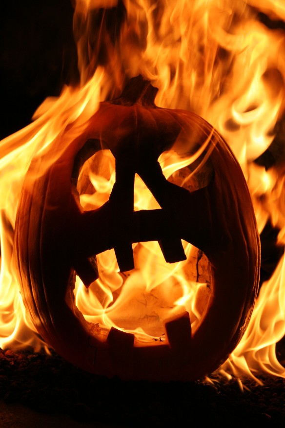 Pumpkin scream by mumblyjoe