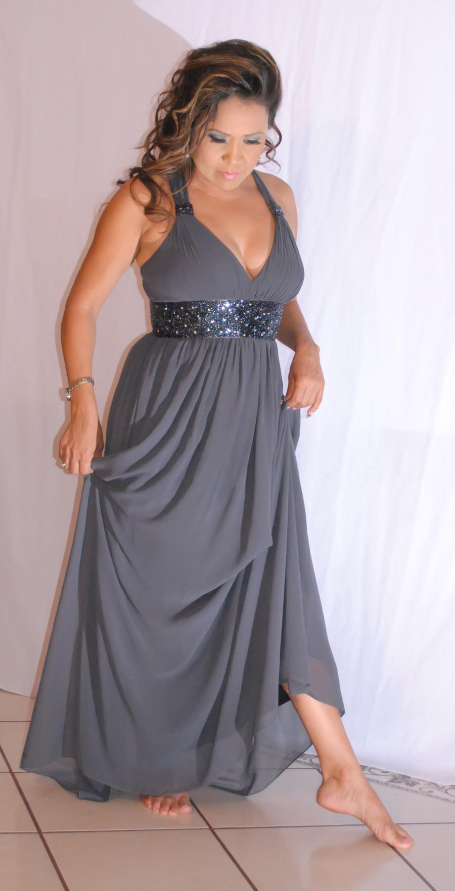 Woman gray dress 1