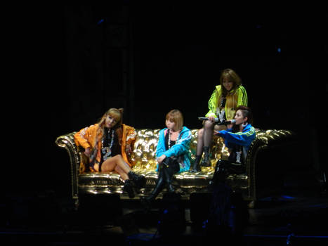 2NE1 LIVE 1