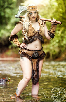 Axe fighing Walkyrie