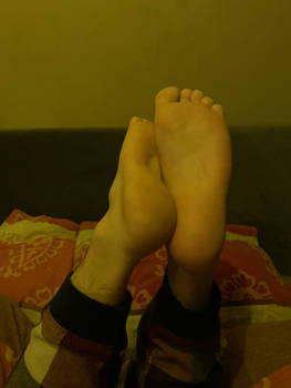 Bed feet - Closer view