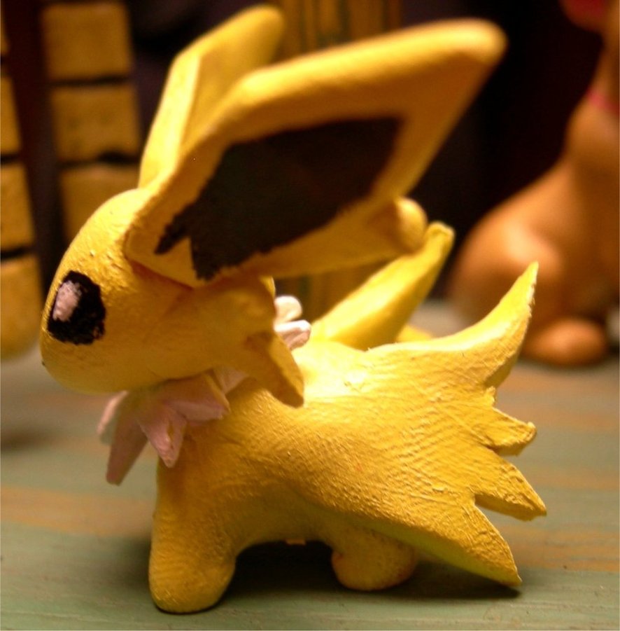 jolteon mini sculpture