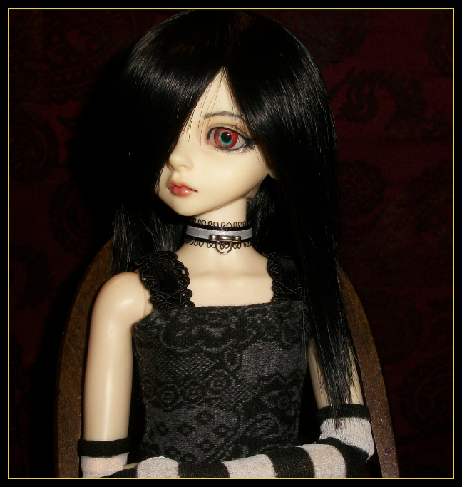 White on Black Choker Example2 -Model, Lain