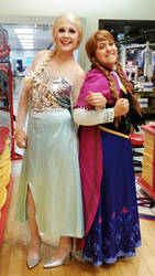 Anna and Elsa at Build A Bear Workshop