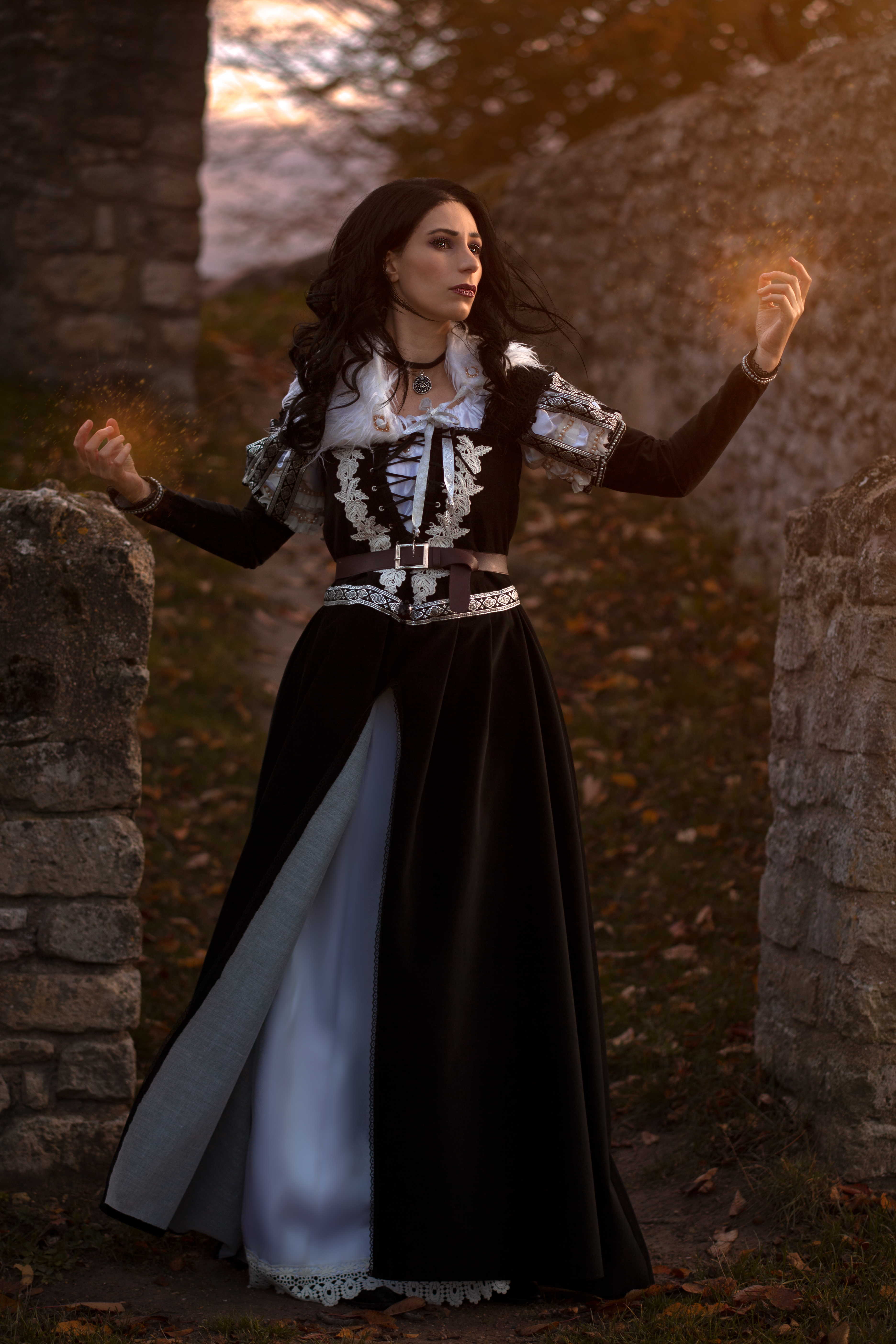 The Witcher - Yennefer Cosplay - Hikari Amurita