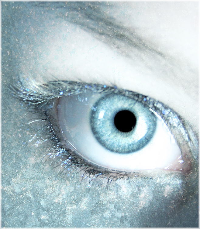 Фф у нежности глаза цвета. Ледяные глаза. Ледяные голубые глаза. Голубые глаза Эстетика. Холодные глаза.
