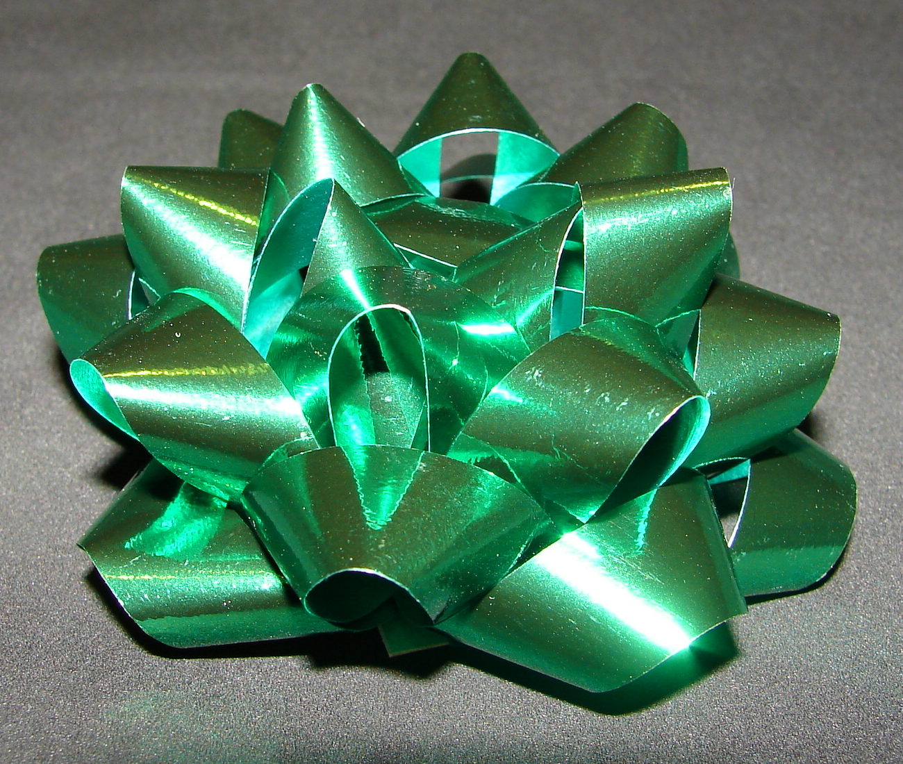 Green Christmas Present Bow 5