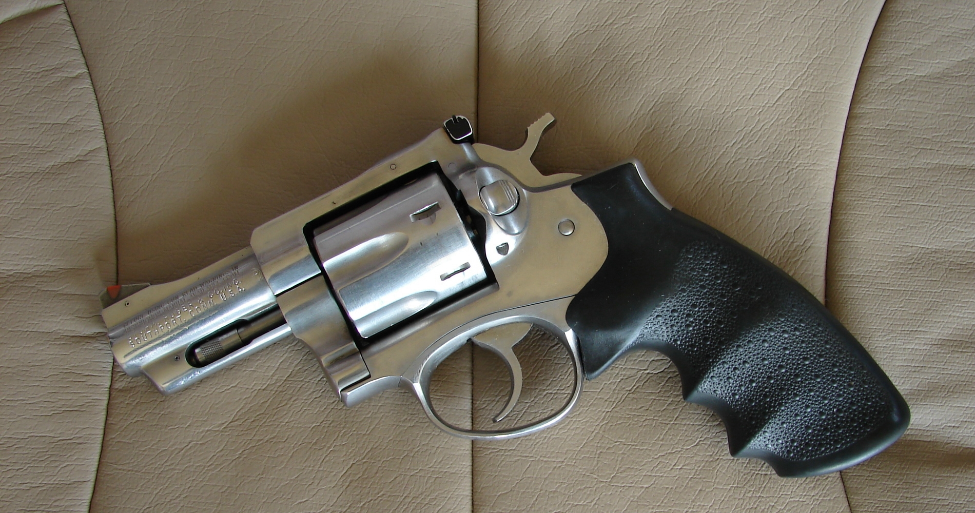 .357 Magnum Revolver Handgun 3