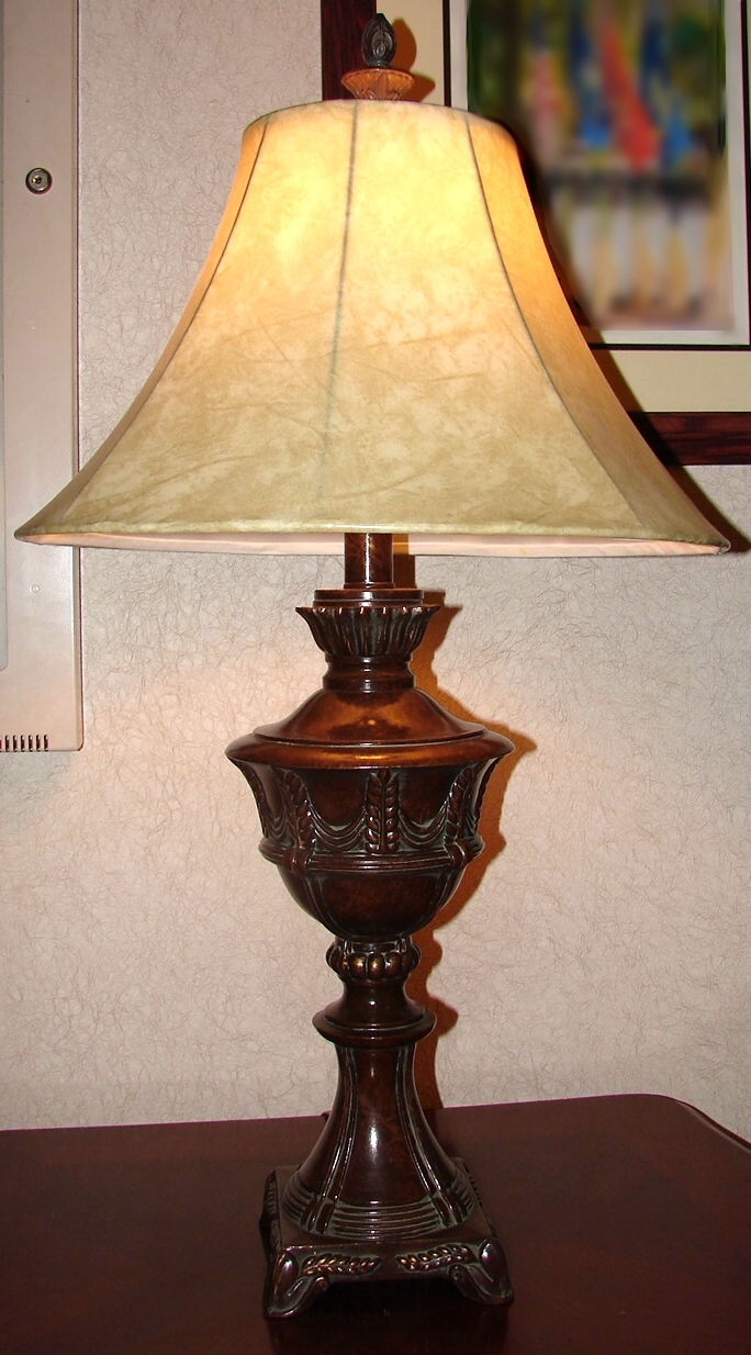 Bronze Colonial Victorian Lamp