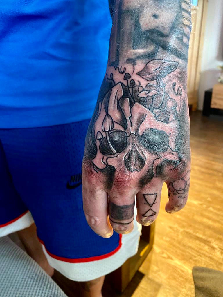 Mushrooms Tattoo by HanzoHakuri on DeviantArt