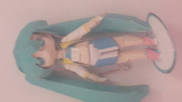 Hatsune Miku Papercraft : Run Miku