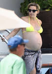 Heavily pregnant Kate Hudson 26