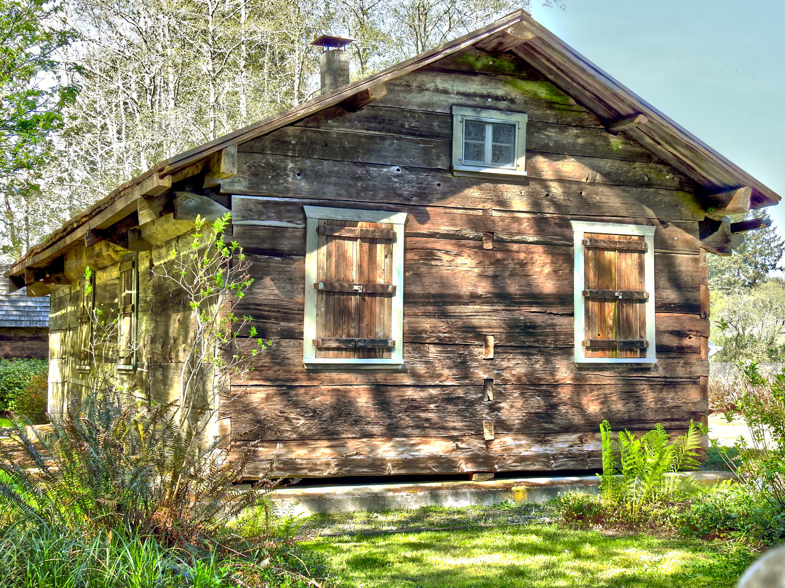 Cullaby Lake - Old Finnish Cabin - HDR