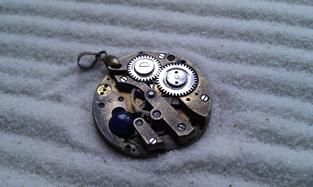 Lapis Movement Pendant