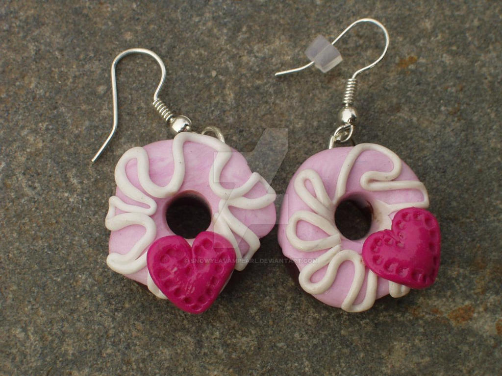 Pink Cake Deviantart Pink cakes by SnowyLavamPearl on DeviantArt