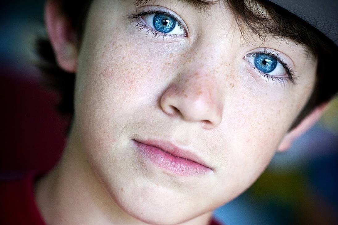 He got green eyes. Подросток мальчик крупный план. Blue Eyes boy. Boy with Blue Eyes. Кьют Бойз.