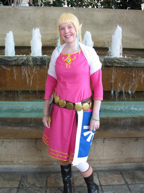 Zelda by the Fountains