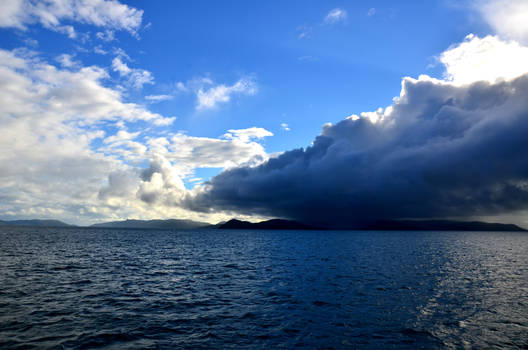 Airlie Beach, rolling cloud.