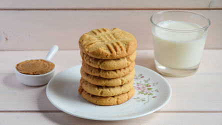 Peanut Butter Cookies (1/2) by ClaraLG