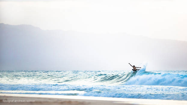 Pipeline sunset surf