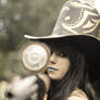 Caitlyn Cosplay: Meet the long gun of the law!